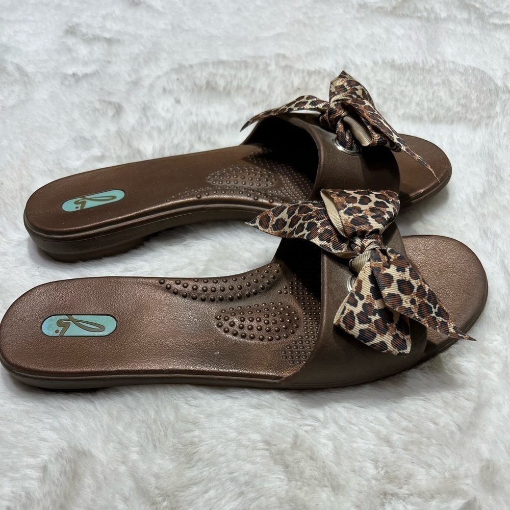 Oka B bronze slides w cheetah bow shoe womens size M/L or 8/9